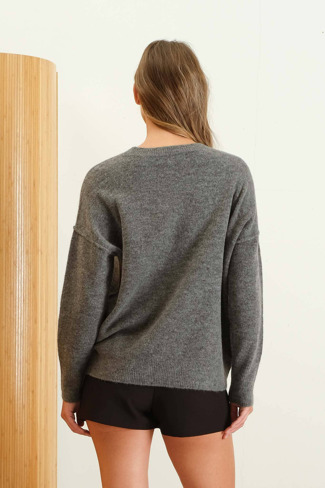 IRIS BLACK FRONT SEAM KNIT SWEATER