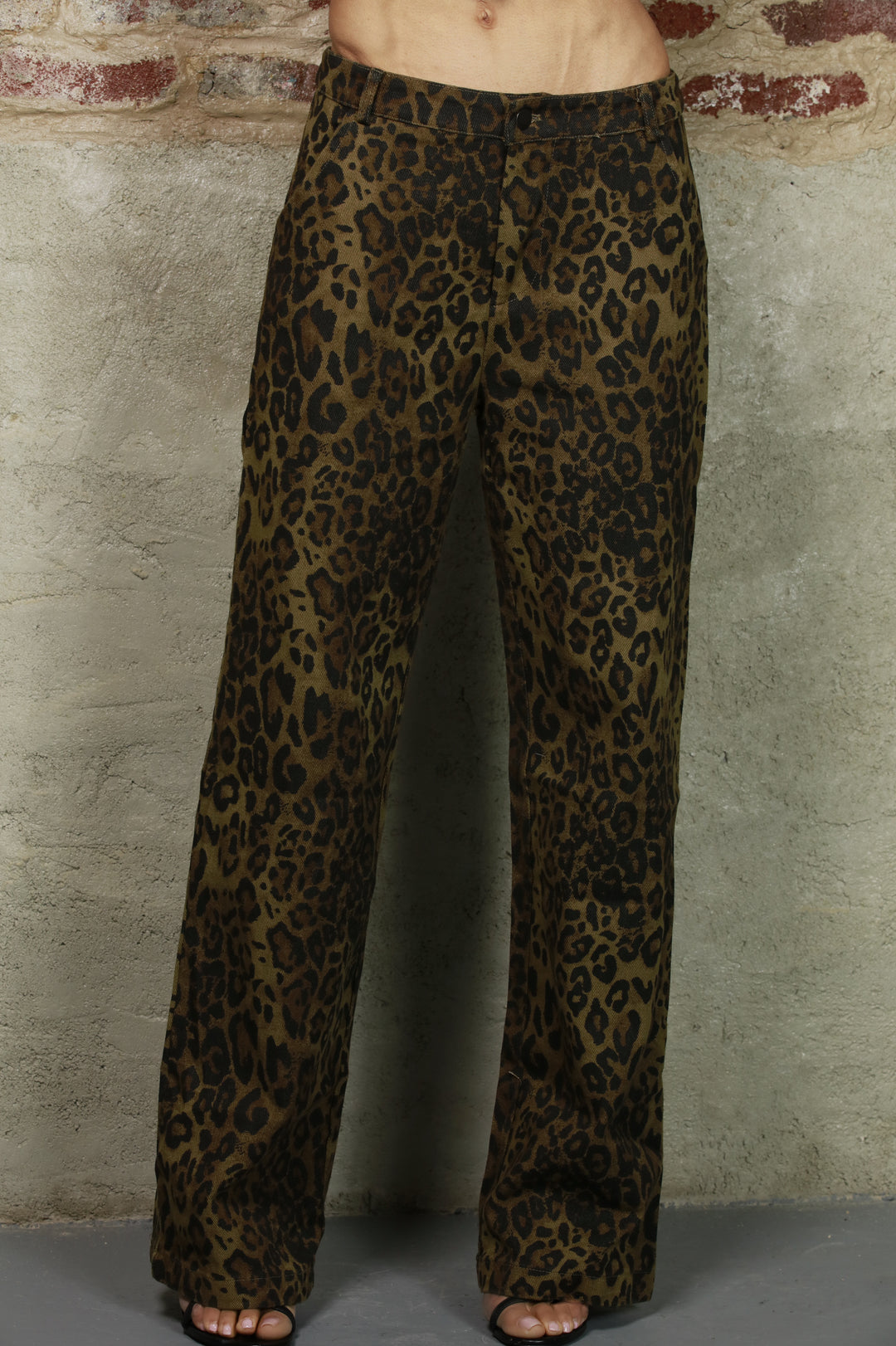 Delta High waist stretchy wide-leg jeans with beige leopard print