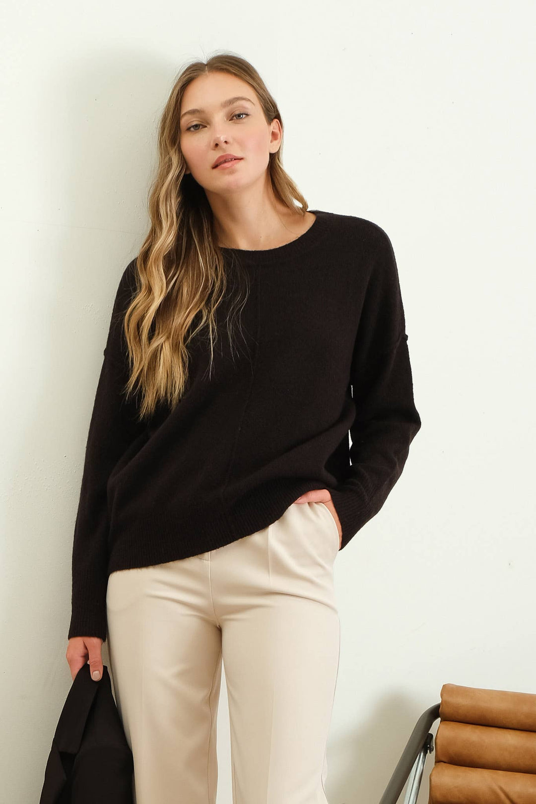 IRIS BLACK FRONT SEAM KNIT SWEATER