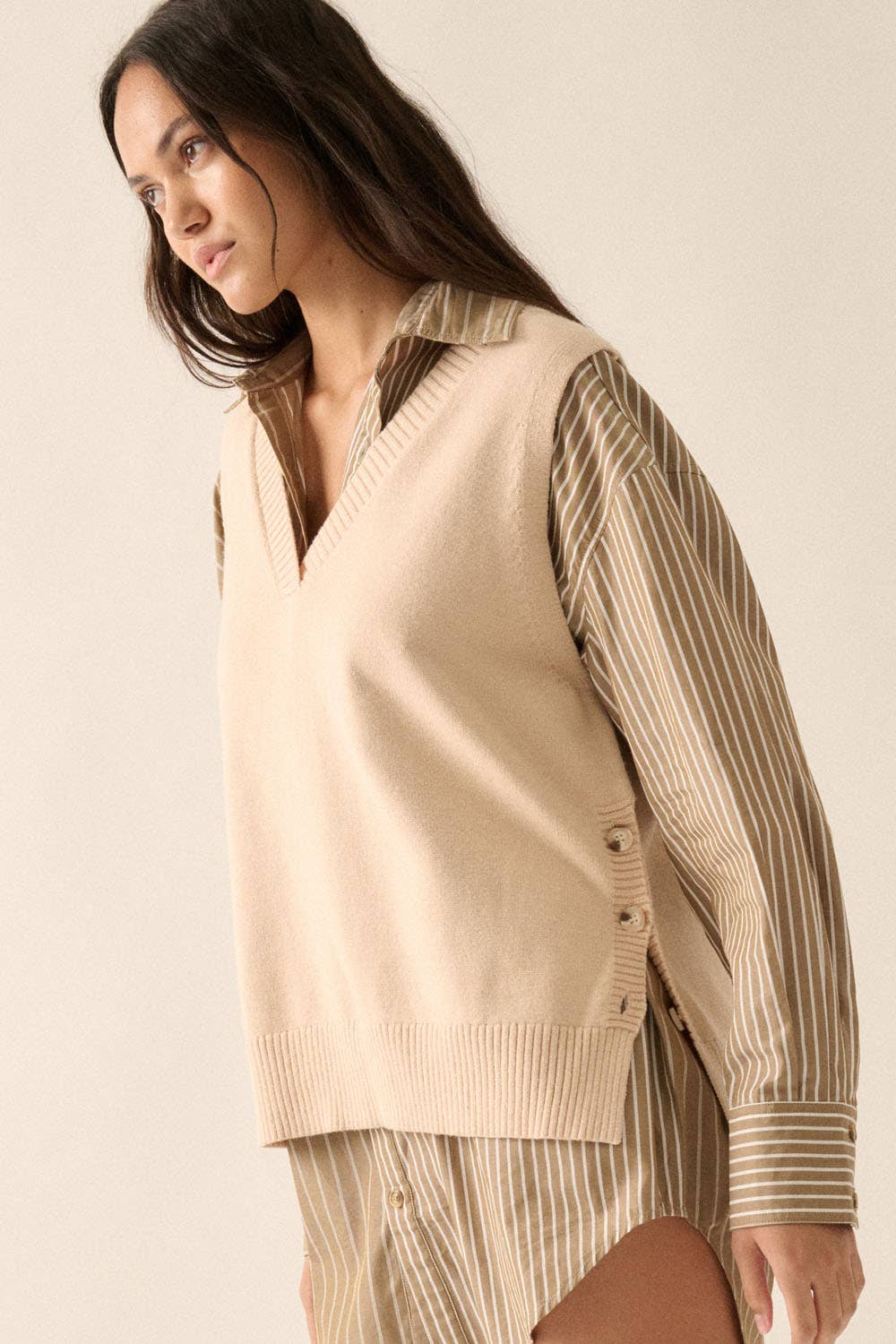 Foster beige Solid Buttoned-Side Knit Vest