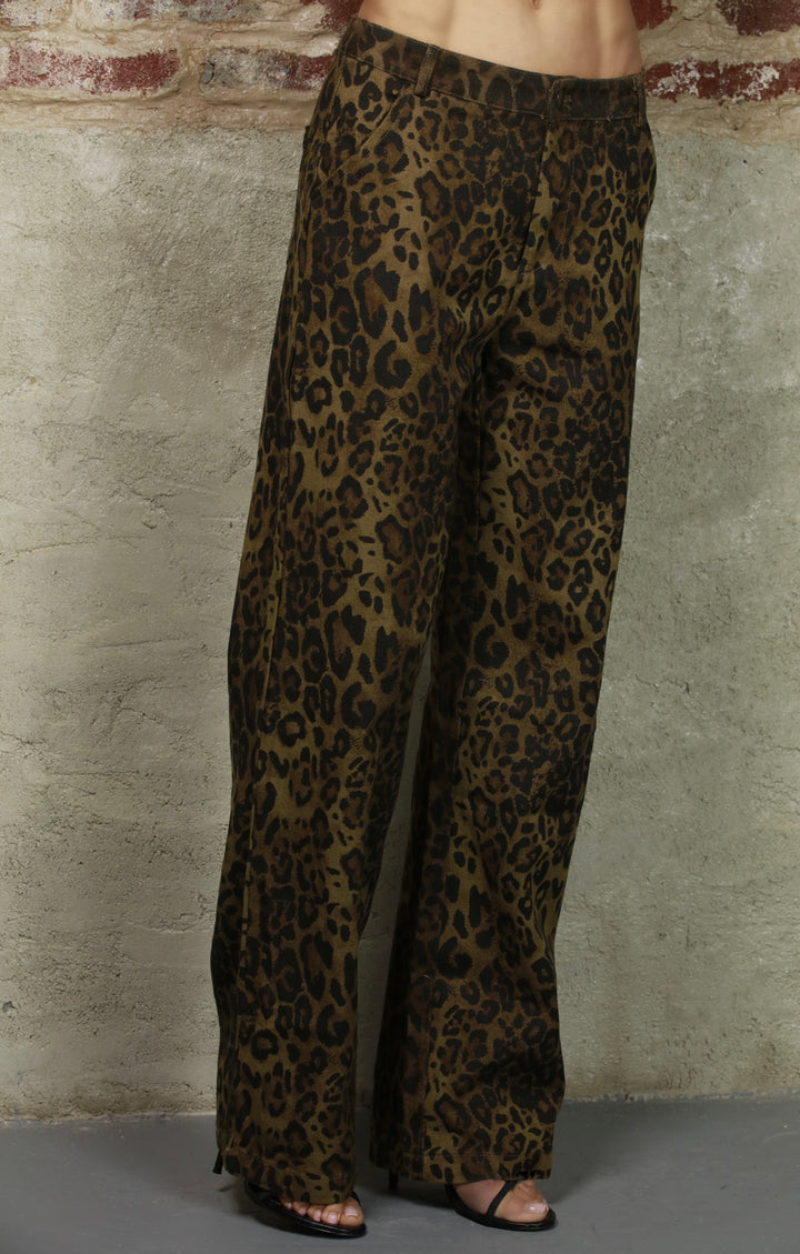 Delta High waist stretchy wide-leg jeans with beige leopard print