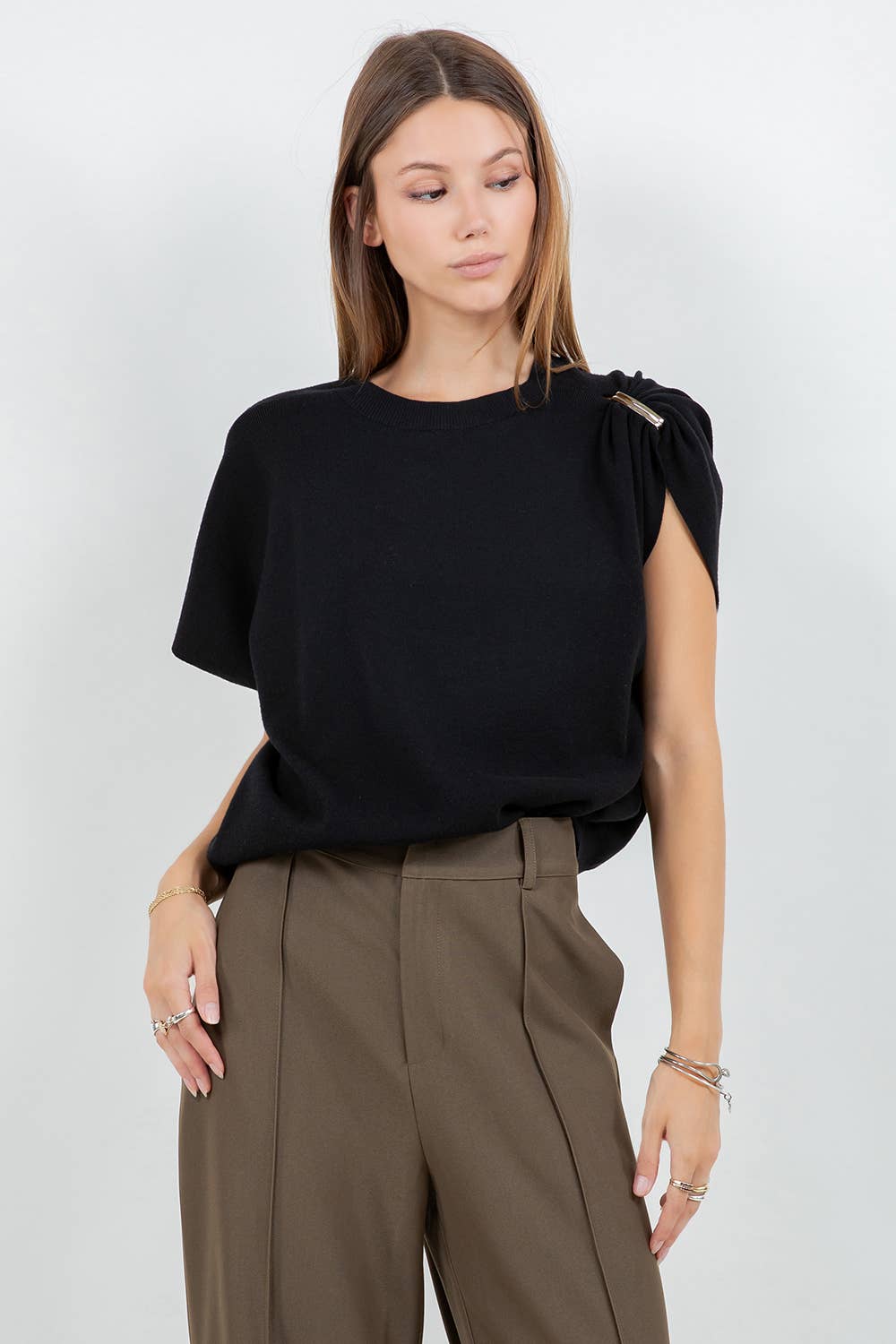 ASIA ONE SLEEVE ACCENT METAL RING KNITTED SWEATER