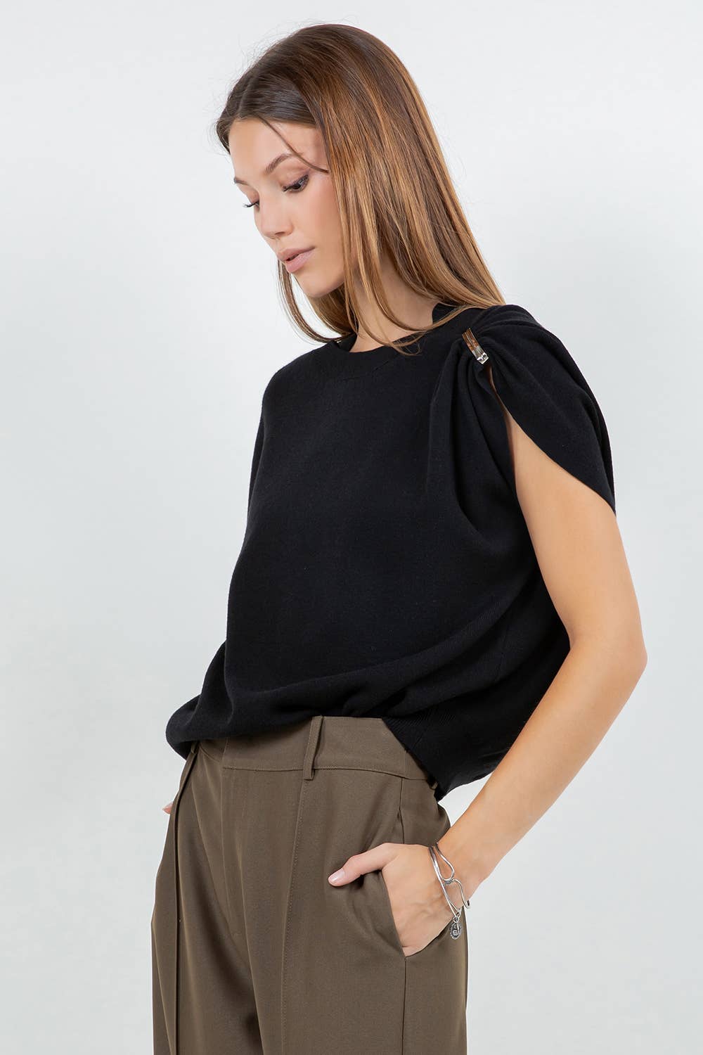 ASIA ONE SLEEVE ACCENT METAL RING KNITTED SWEATER - Black / XS