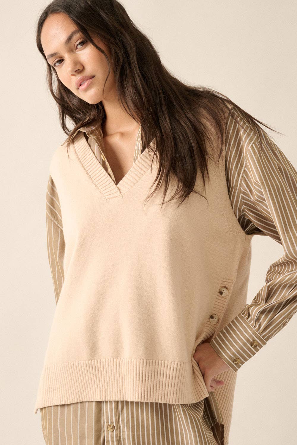 Foster beige Solid Buttoned-Side Knit Vest