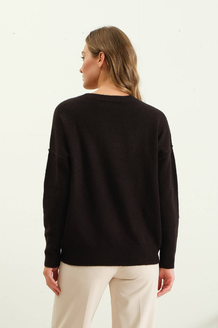 IRIS BLACK FRONT SEAM KNIT SWEATER