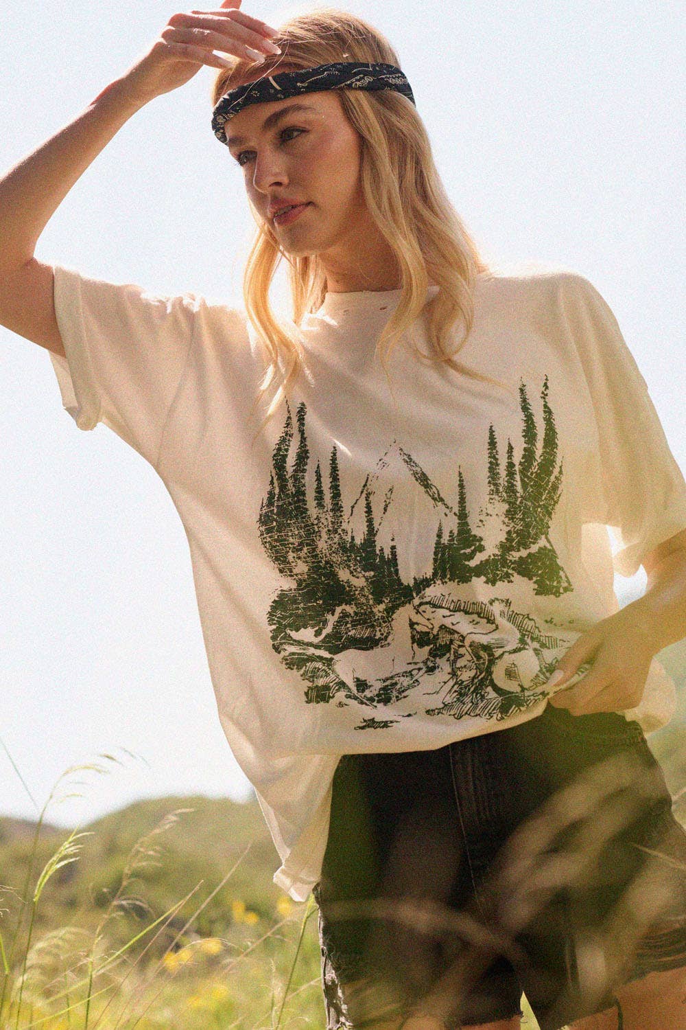 Horses Through Woods Distress Graphic Tee - IVORY / M - Tops