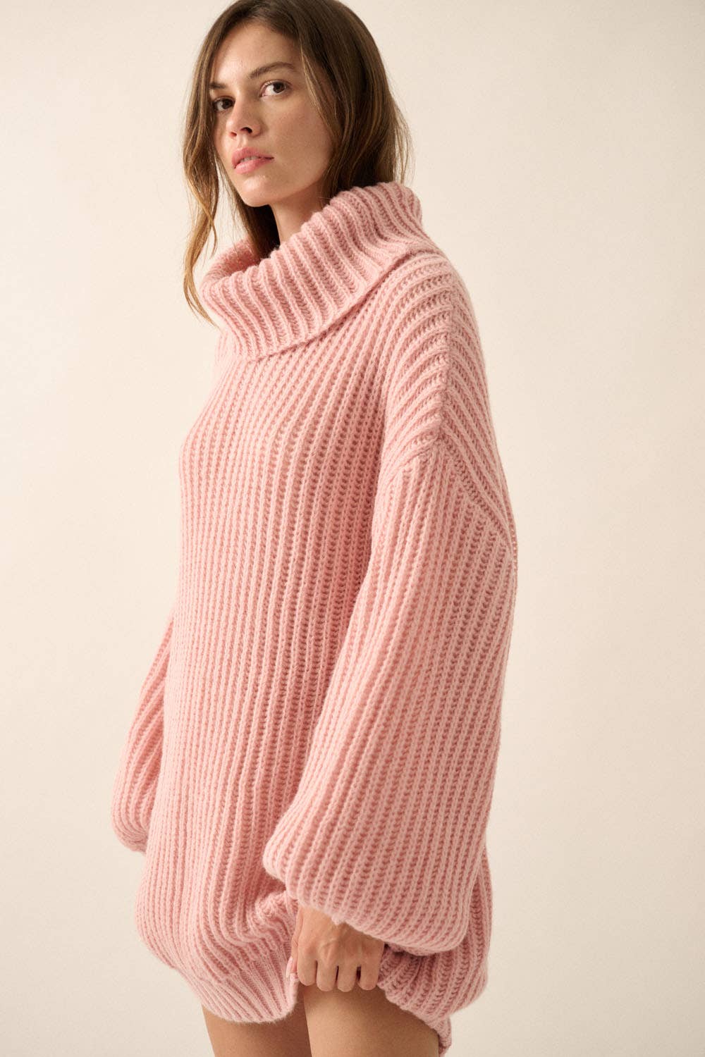 Kamillah Turtle Neck Oversized Sweater - M / Pink - Knit sweaters