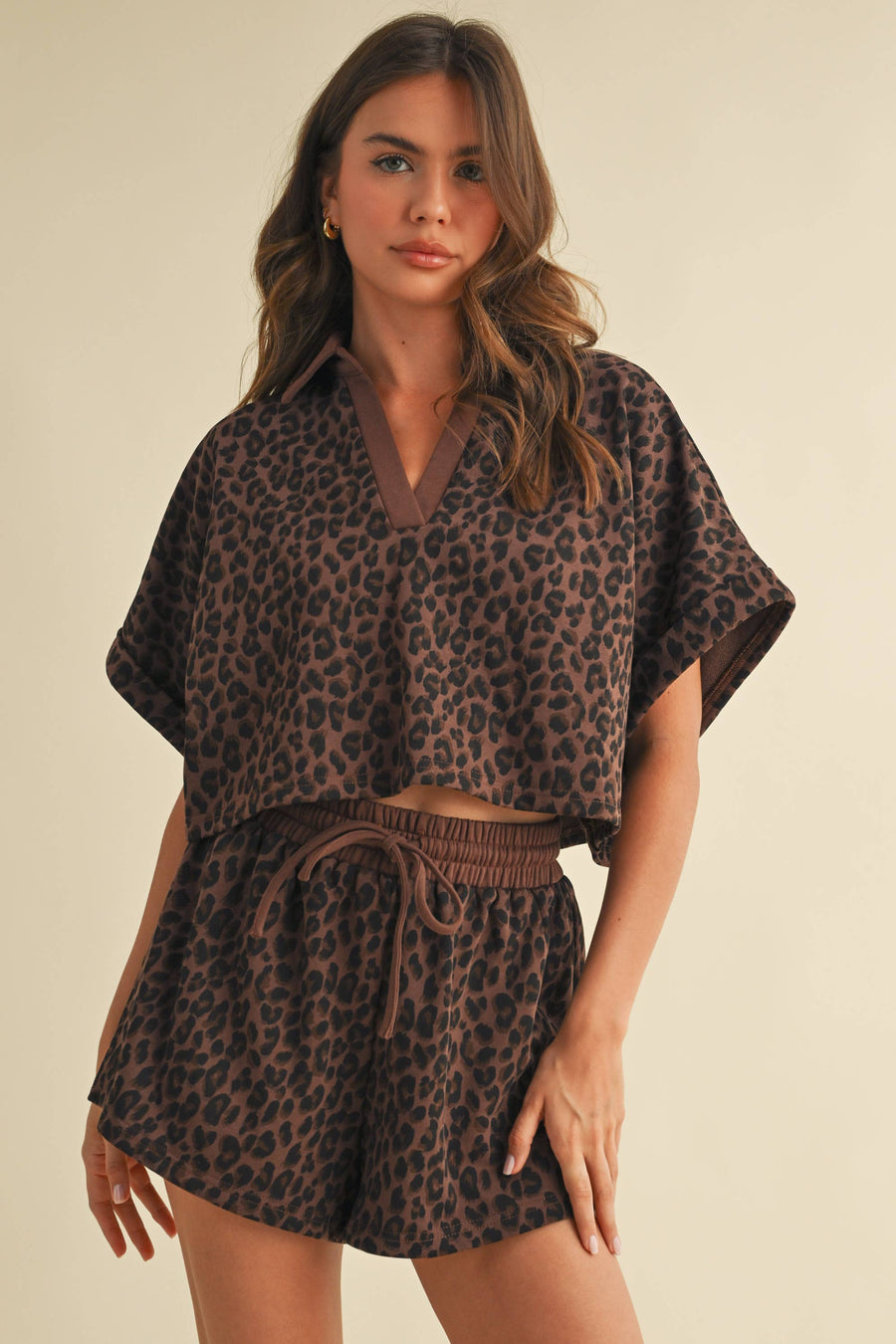 LEOPARD CROPPED SHORT SLEEVE AND SHORTS SET - L / Brown - Sets