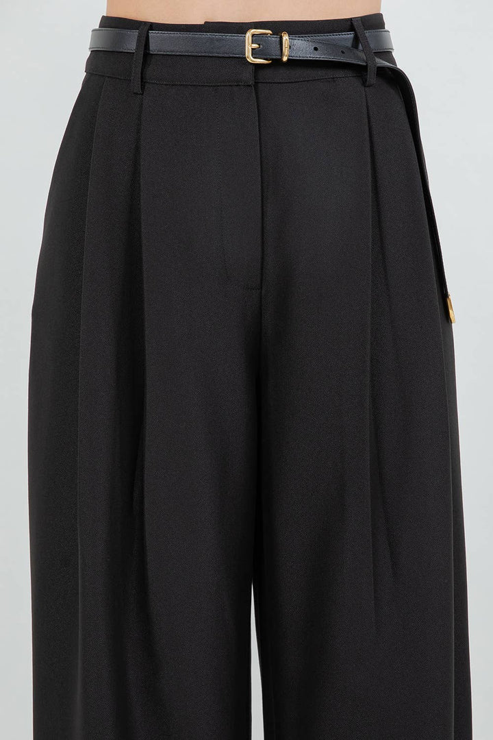 SOFIE SOFT WOVEN PLEATED TROUSERS BLACK - S - Pants